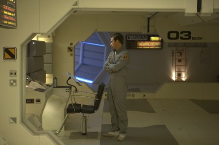 Moon_sci-fi_Sam_Rockwell_moonbase.jpg