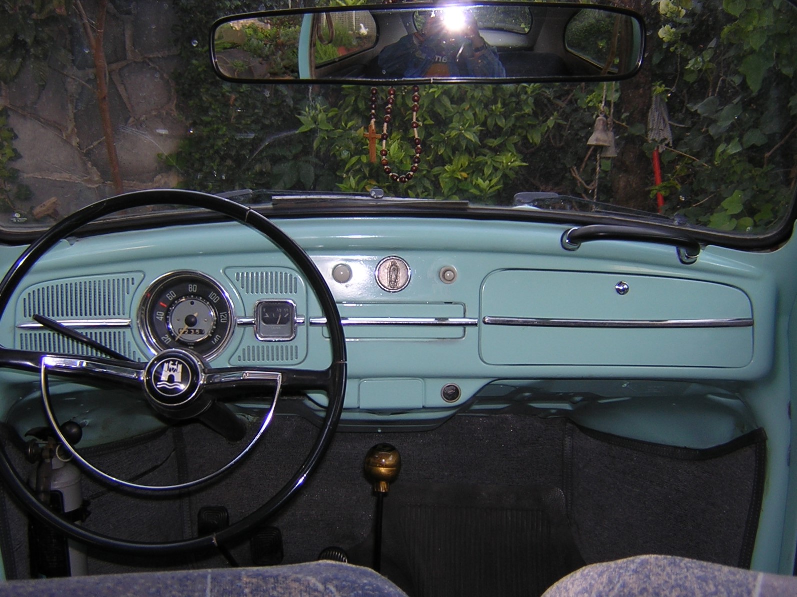 1969_Mexican_Volkswagen_Beetle_Dashboard.jpg
