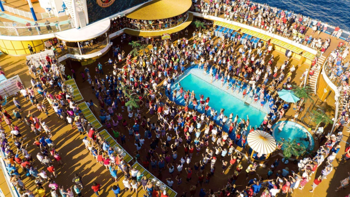 carnival-deck10.jpg