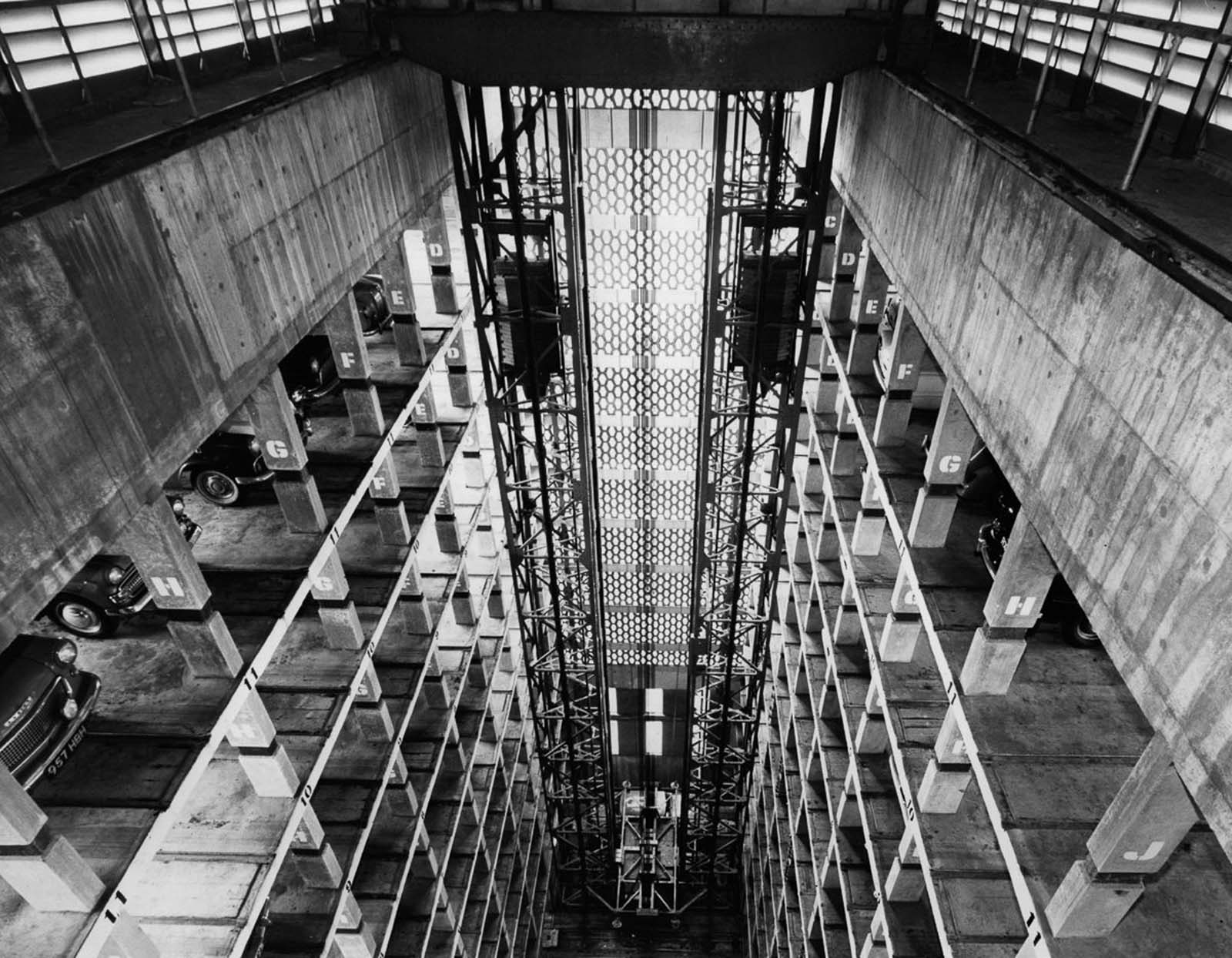 vintage-photographs-of-early-vertical-parking-systems%2B%252812%2529.jpg