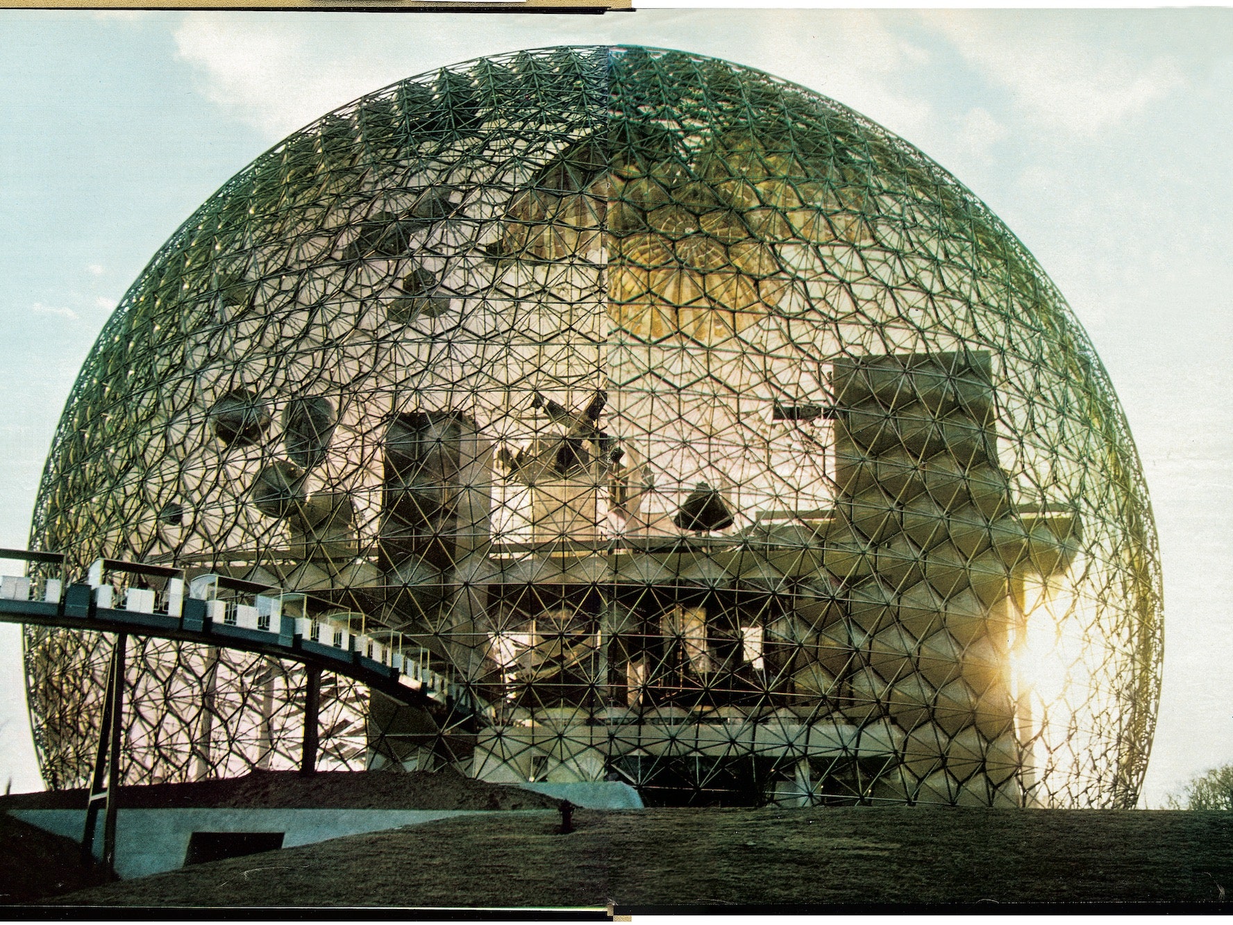 Geodesic_dome_Montreal_Biosphere_Buckminstre_Fuller_Estate_01.jpg