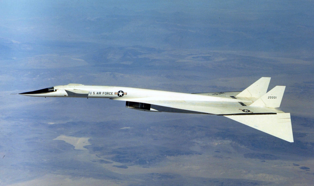 North_American_XB-70A_Valkyrie_in_flight_%28cropped%29.jpg