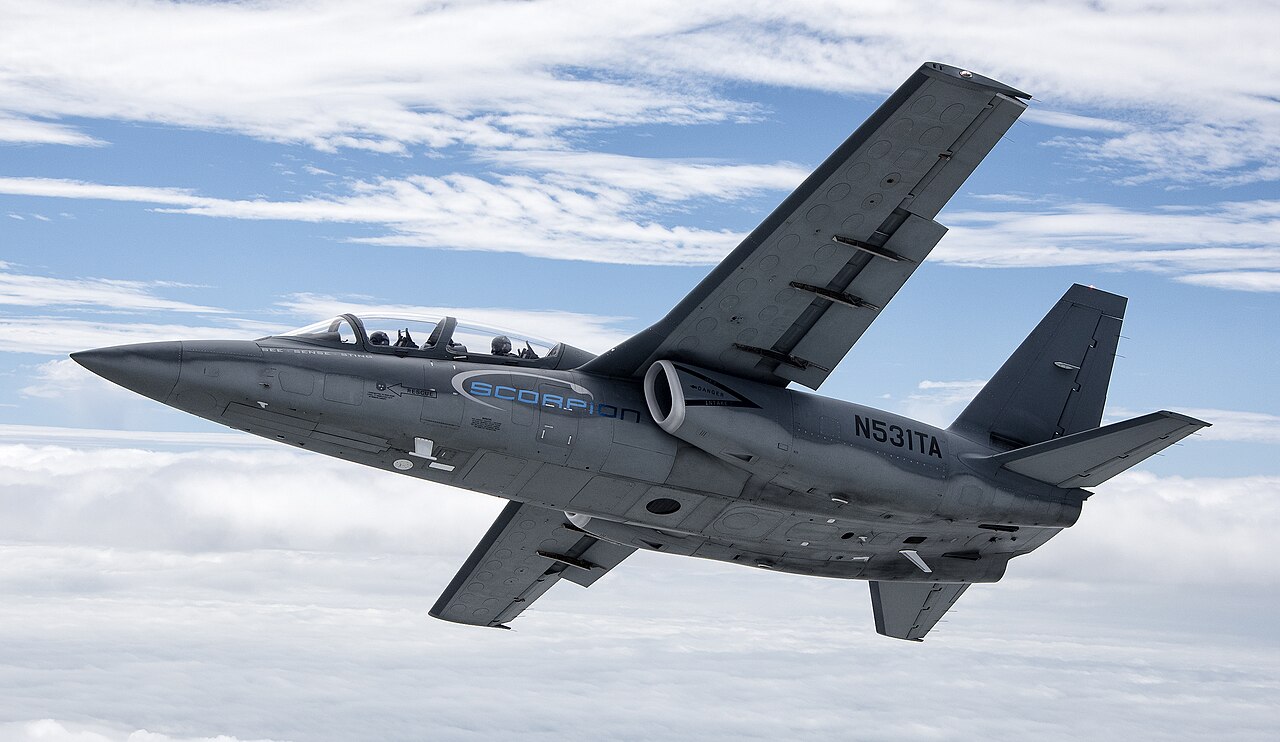 1280px-Air-to-air_with_a_Textron_AirLand_Scorpion_%281%29.jpg
